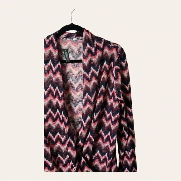 💋WOMEN’S MAURICES LONG‎ SLEEVE TOP CHEVRON COLORS SIZE LARGE NWT - Picture 2 of 9